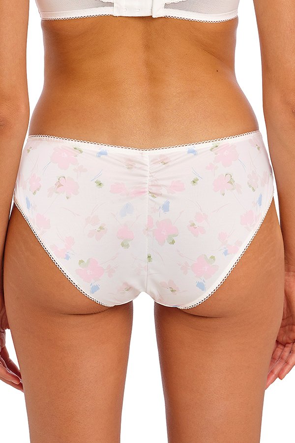 Freya Daydreaming Brief
