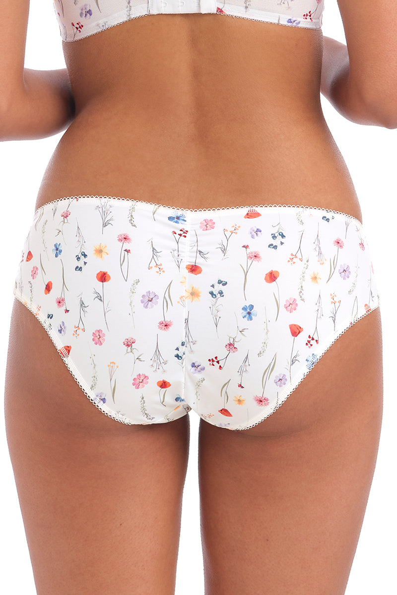 Freya Daydreaming Brief